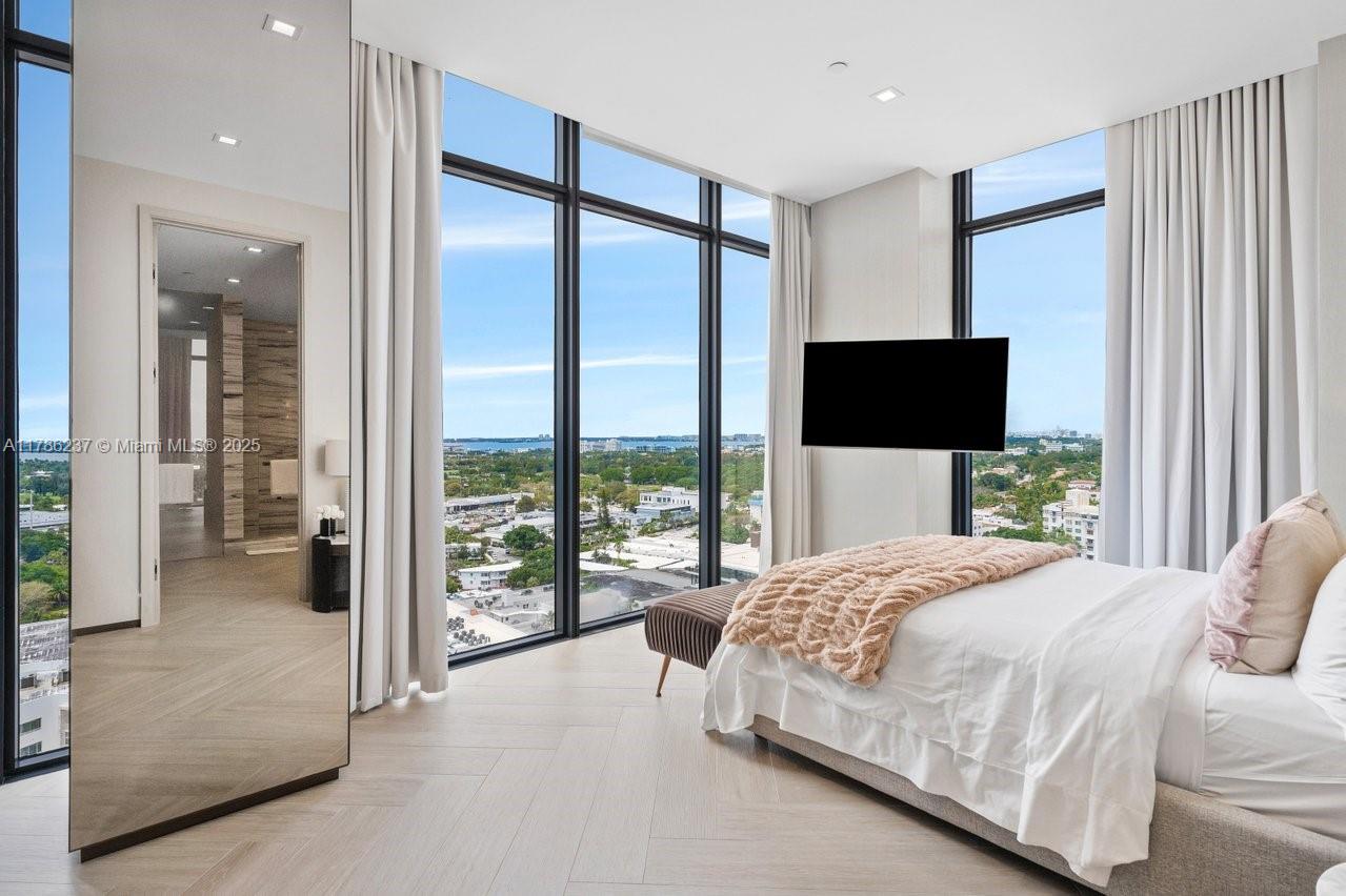 2201 COLLINS AVE CONDO - Residential