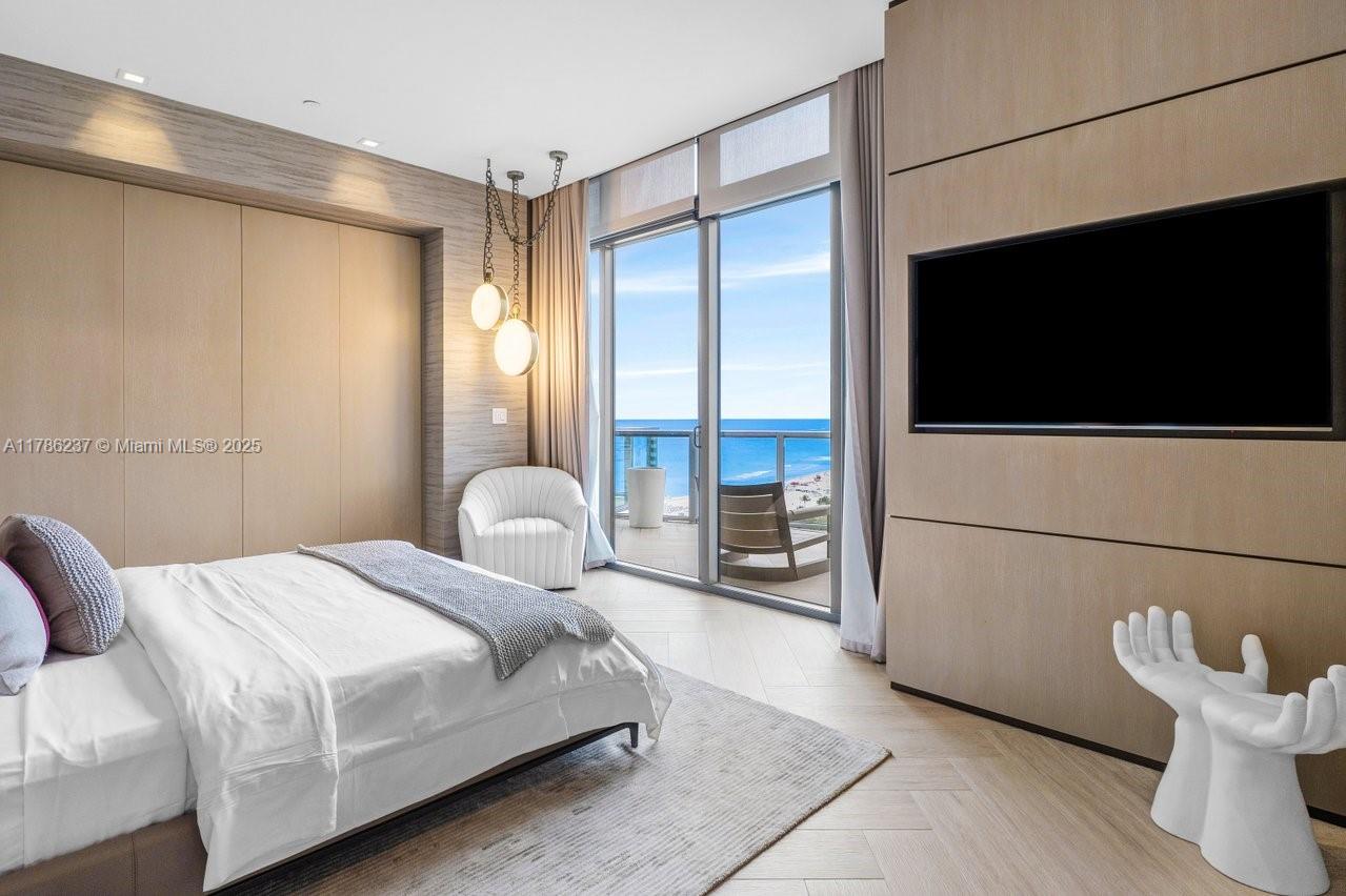 2201 COLLINS AVE CONDO - Residential