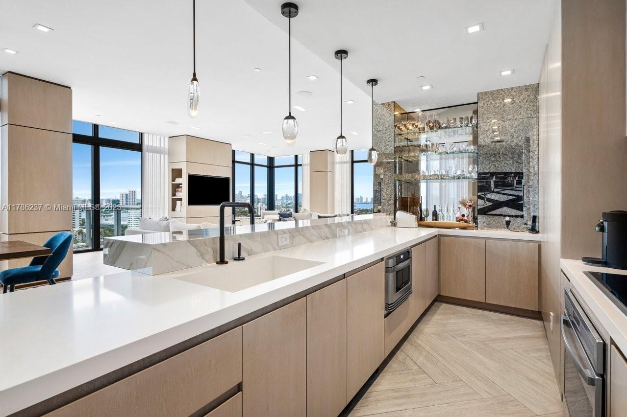 2201 COLLINS AVE CONDO - Residential
