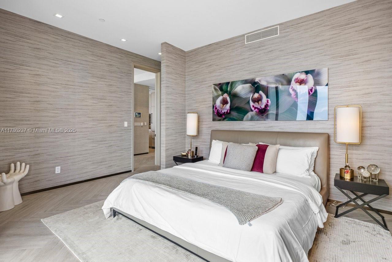 2201 COLLINS AVE CONDO - Residential
