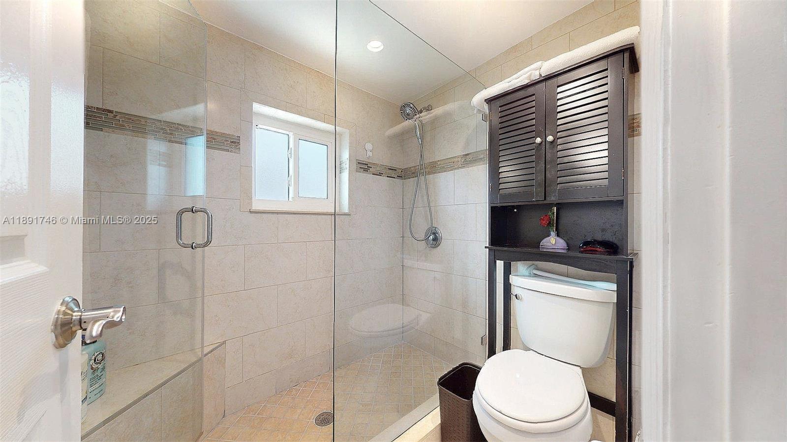 WESTWOOD LAKE 5TH ADDN - Residential