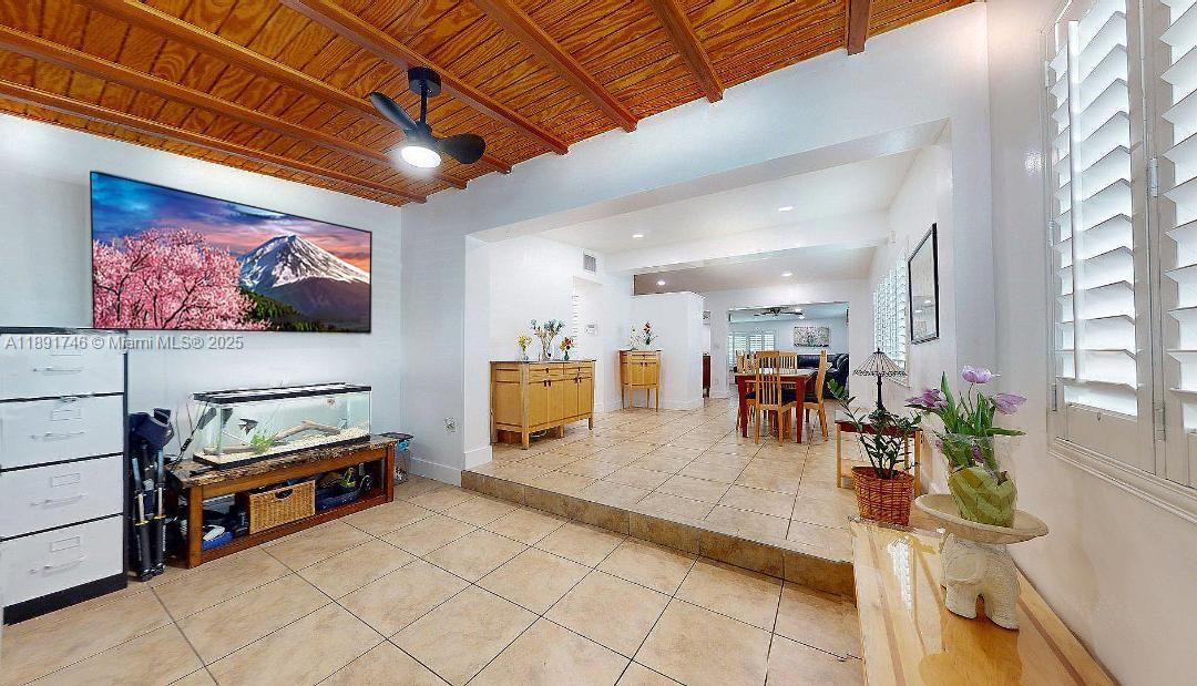 WESTWOOD LAKE 5TH ADDN - Residential