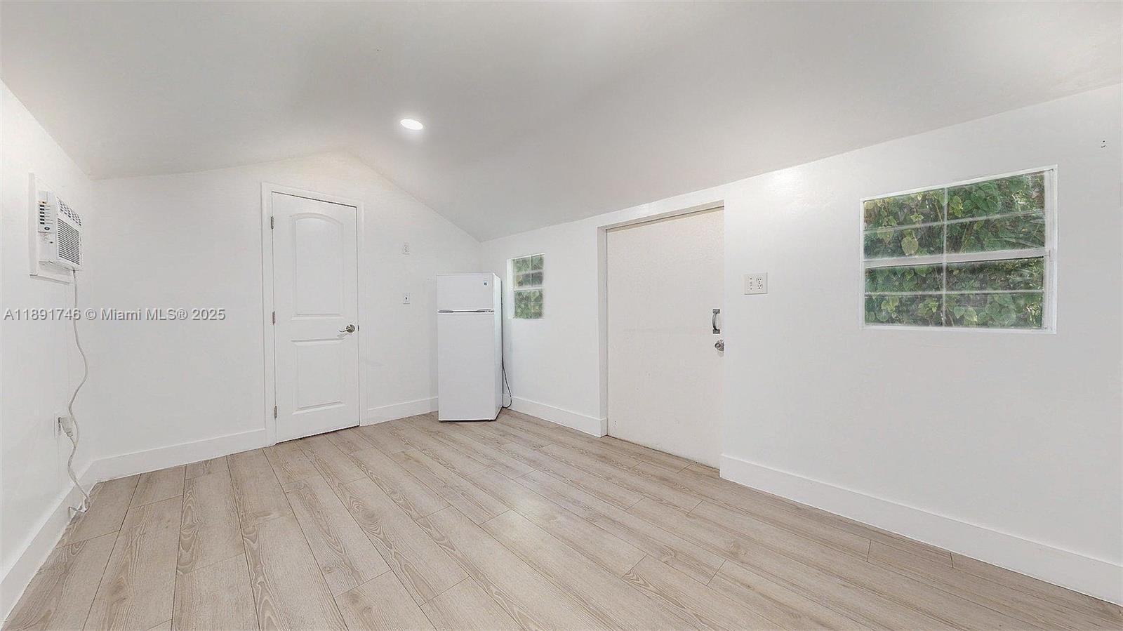 WESTWOOD LAKE 5TH ADDN - Residential