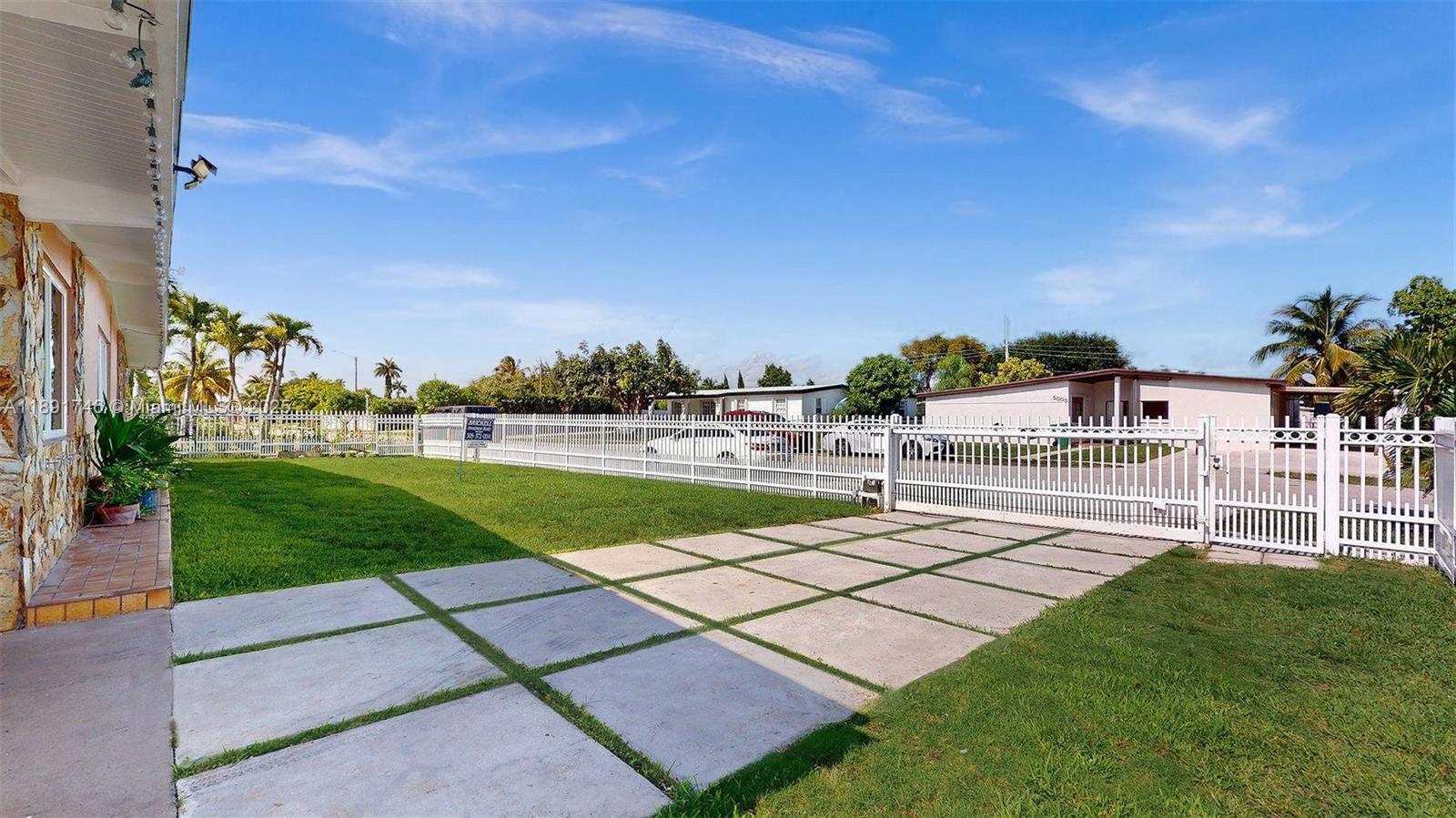 WESTWOOD LAKE 5TH ADDN - Residential