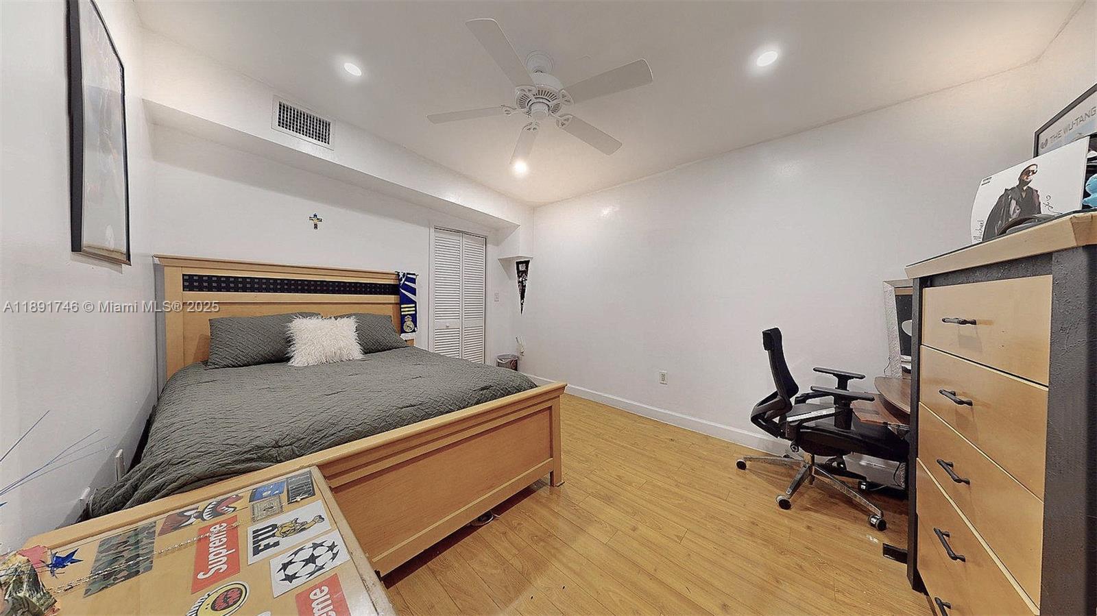 WESTWOOD LAKE 5TH ADDN - Residential