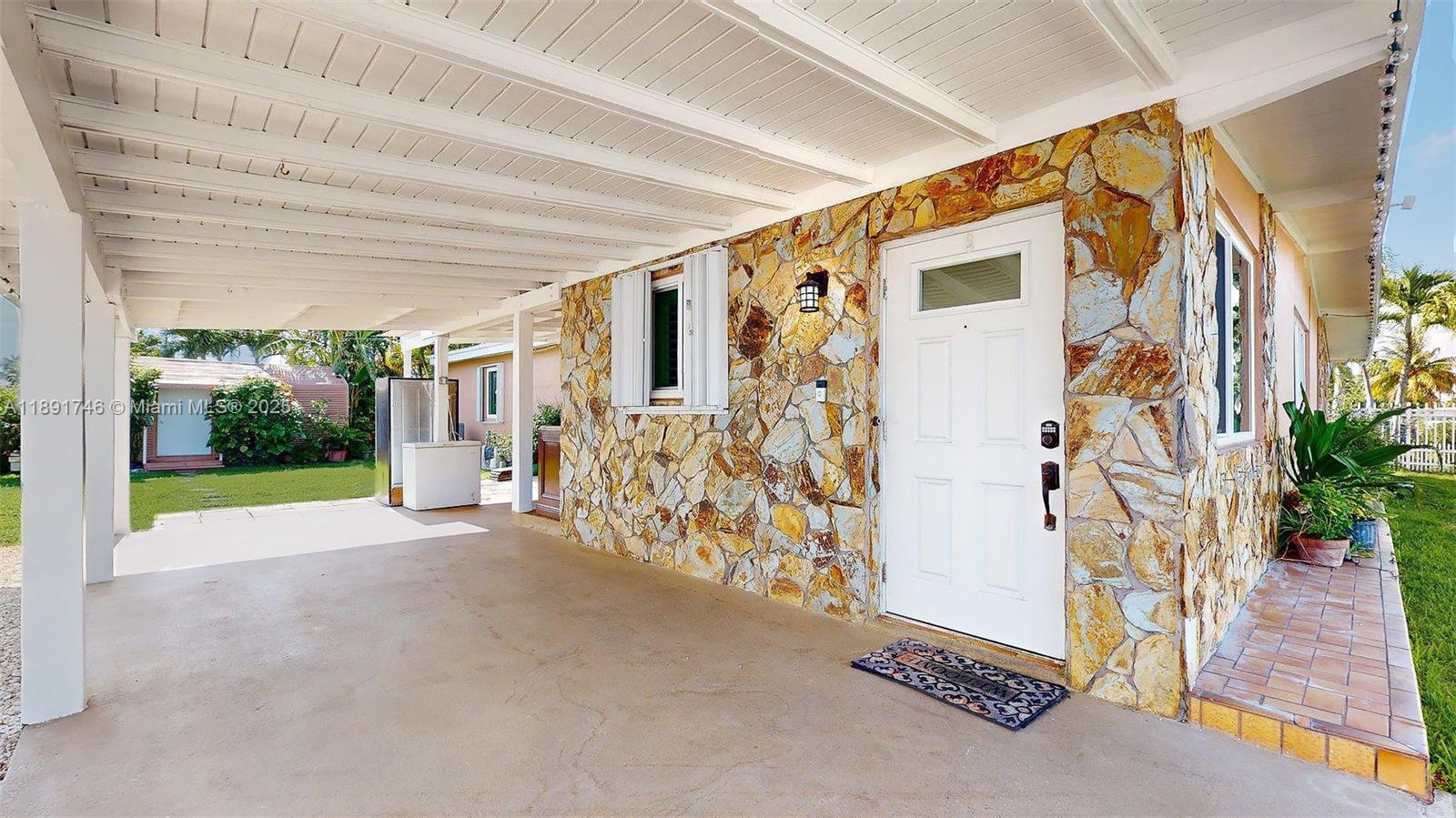 WESTWOOD LAKE 5TH ADDN - Residential