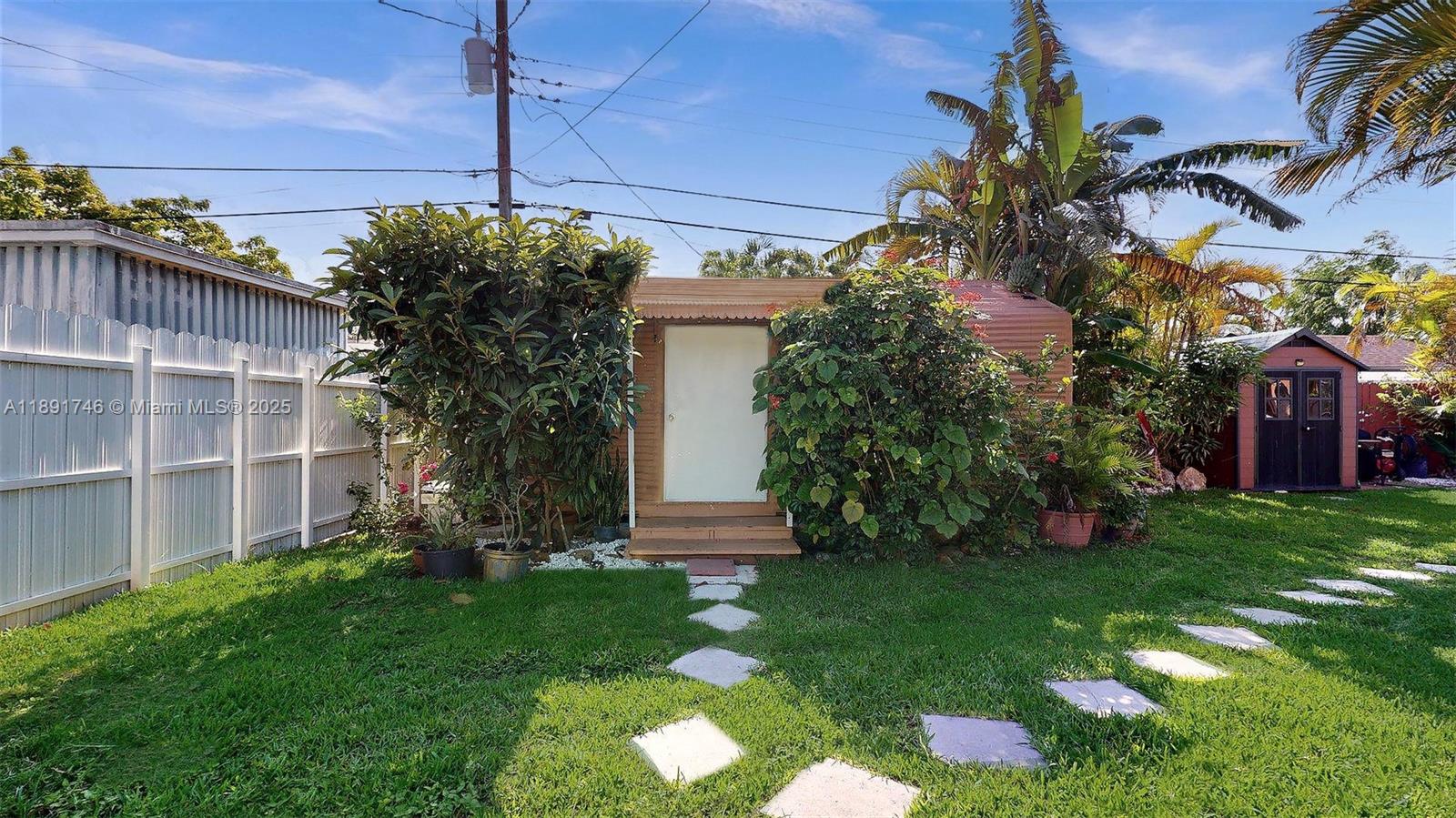 WESTWOOD LAKE 5TH ADDN - Residential