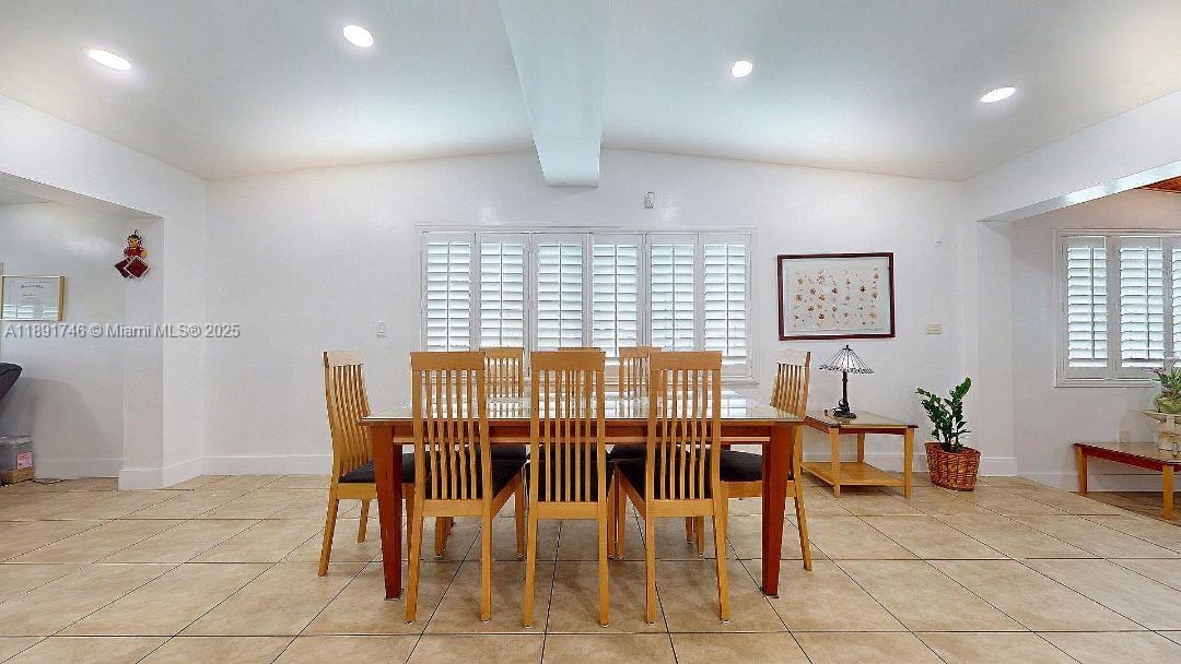 WESTWOOD LAKE 5TH ADDN - Residential