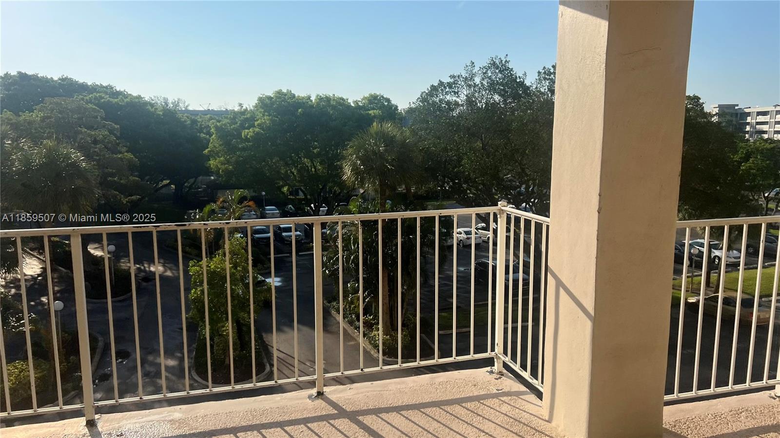 NO 20 PALM-AIRE COUNTRY C - Residential Lease