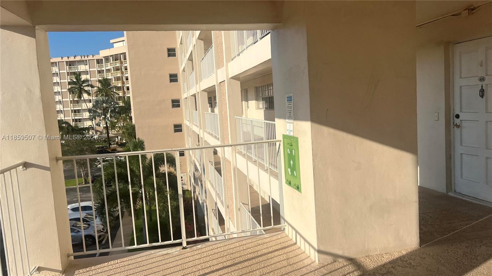 NO 20 PALM-AIRE COUNTRY C - Residential Lease