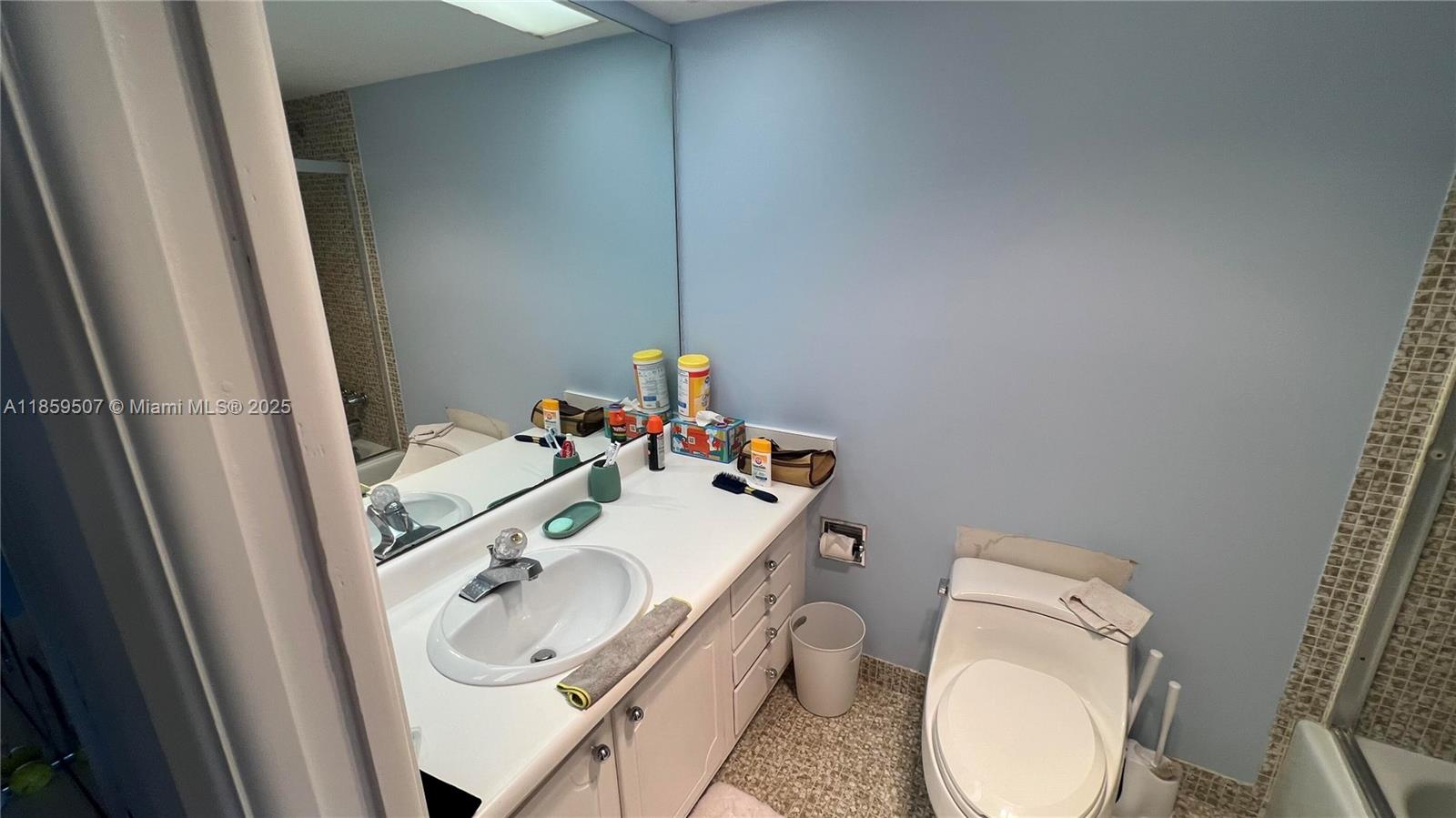 NO 20 PALM-AIRE COUNTRY C - Residential Lease