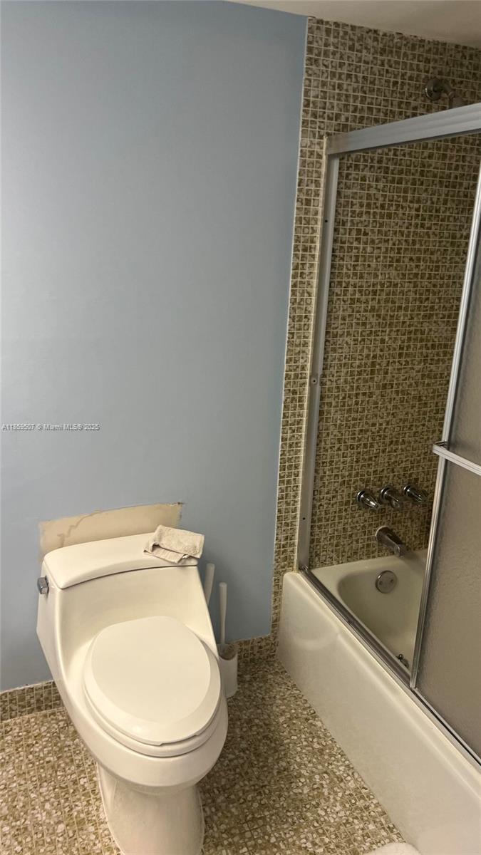 NO 20 PALM-AIRE COUNTRY C - Residential Lease