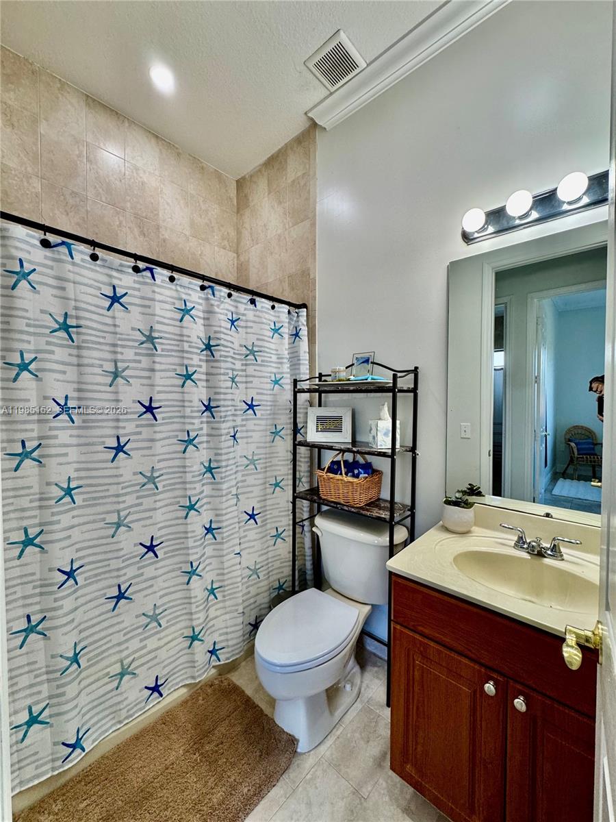 EMERALD GREENS SUB - Residential Lease