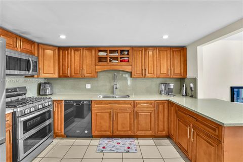 Tiny photo for 6639 SW 116th Pl #A-1, Miami, FL 33173 (MLS # A11977214)