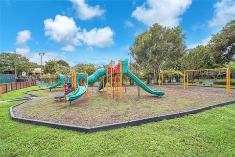 Tiny photo for 6639 SW 116th Pl #A-1, Miami, FL 33173 (MLS # A11977214)