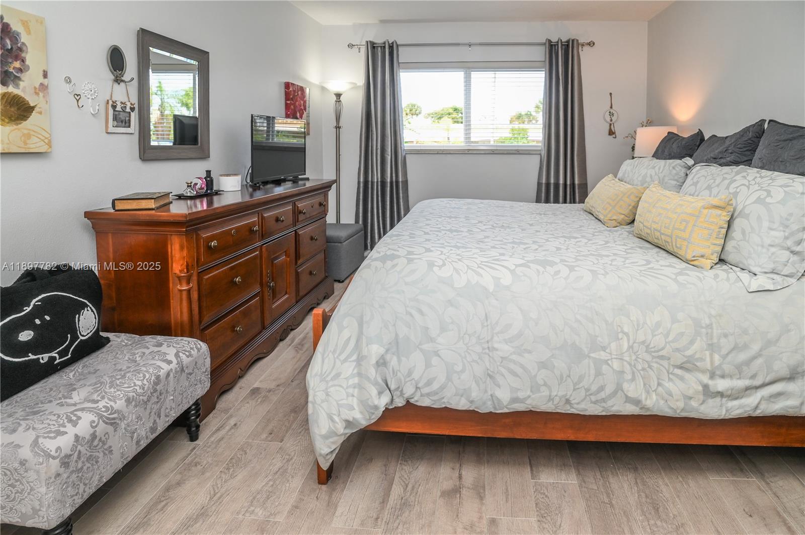PARADISE VILLAS CONDO - Residential