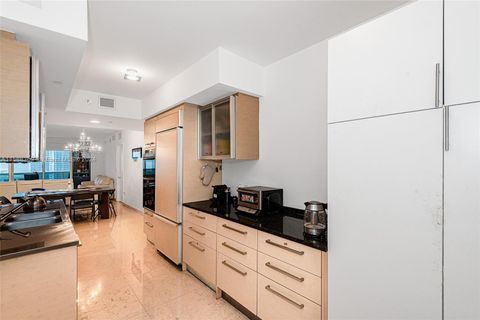 Condominium in Hallandale Beach FL 1850 Ocean Dr Dr 3.jpg