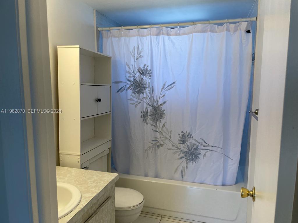 PARKSIDE TOWERS CONDO - Residential Lease