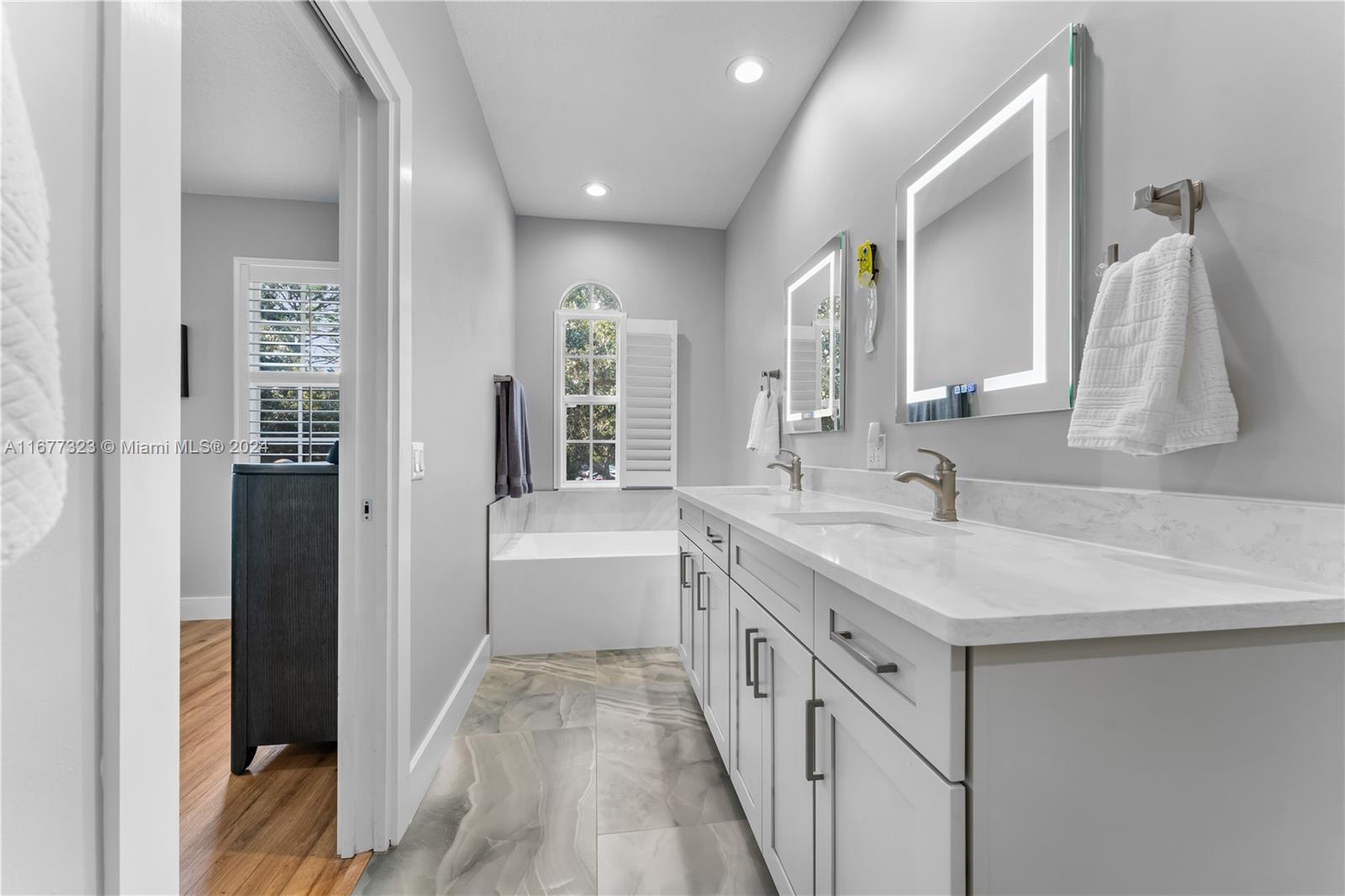 CAMBRIDGE AT ABACOA - Residential