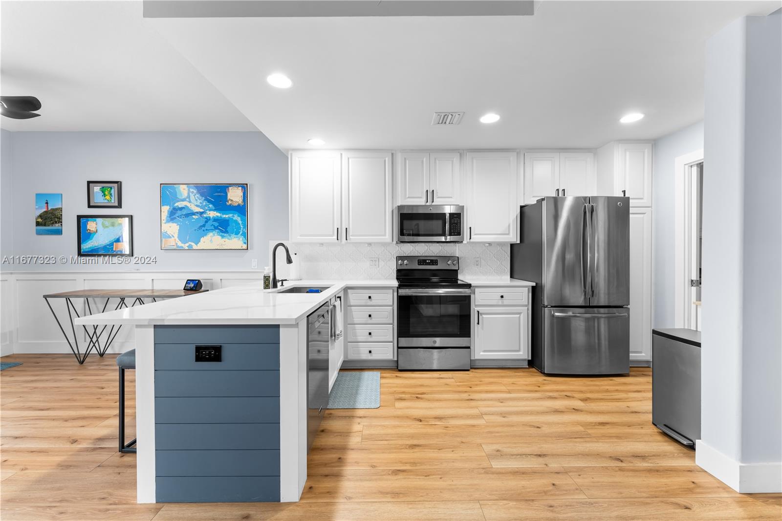 CAMBRIDGE AT ABACOA - Residential