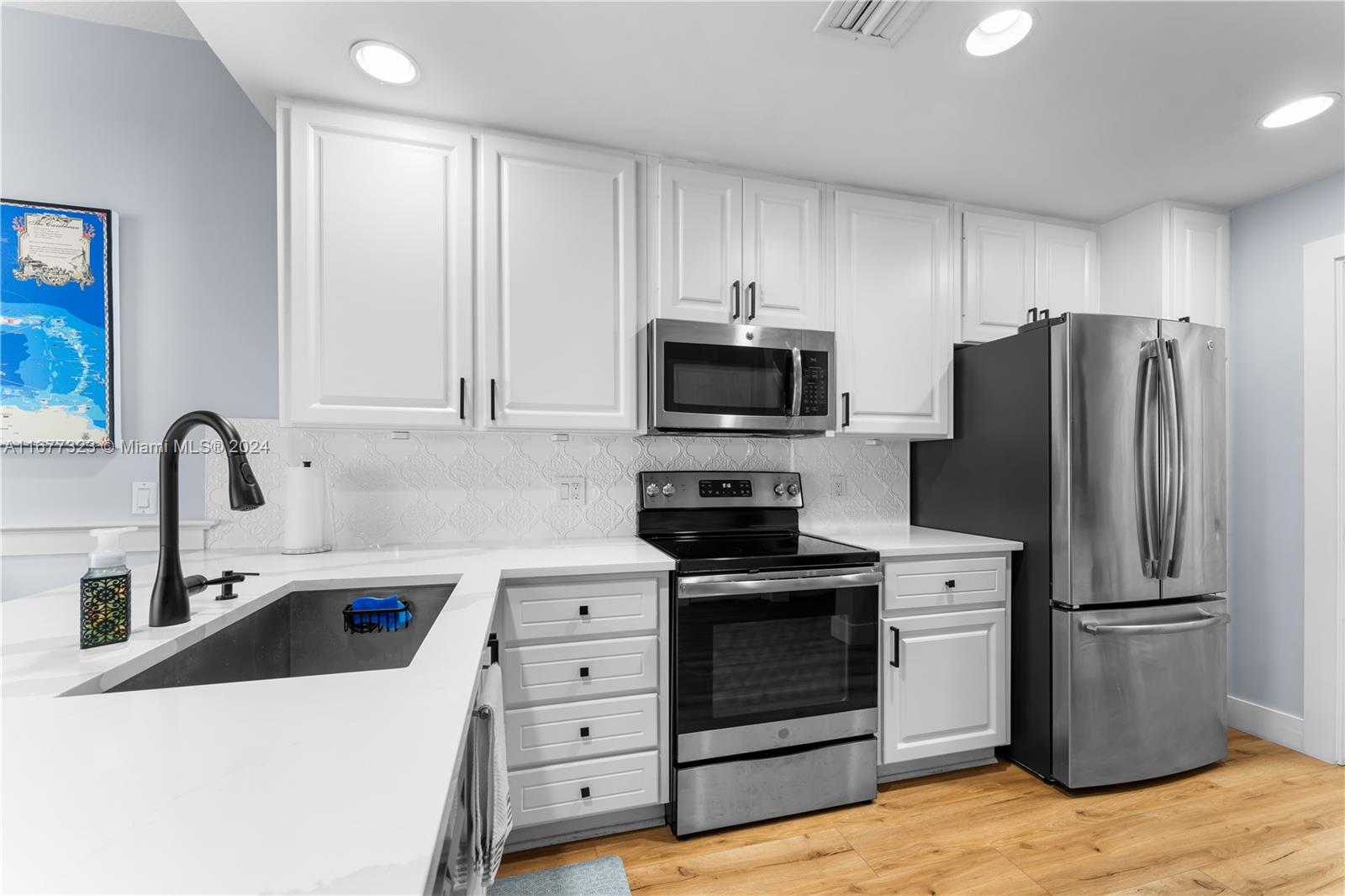 CAMBRIDGE AT ABACOA - Residential