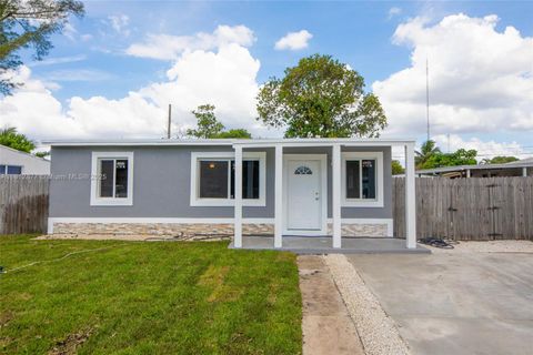 3710 SW 45th Ave West Park FL 33023