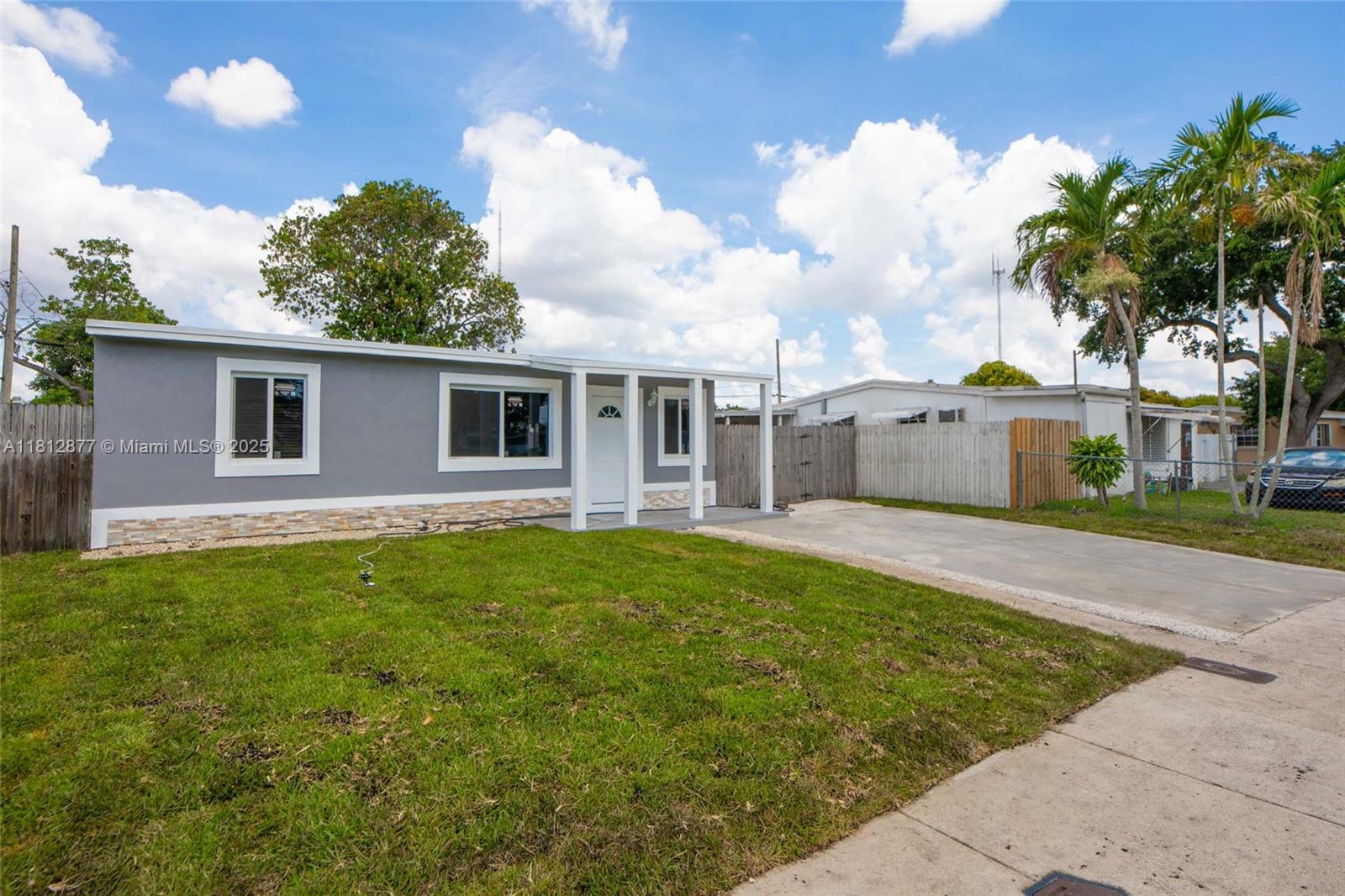 3710 SW 45th Ave