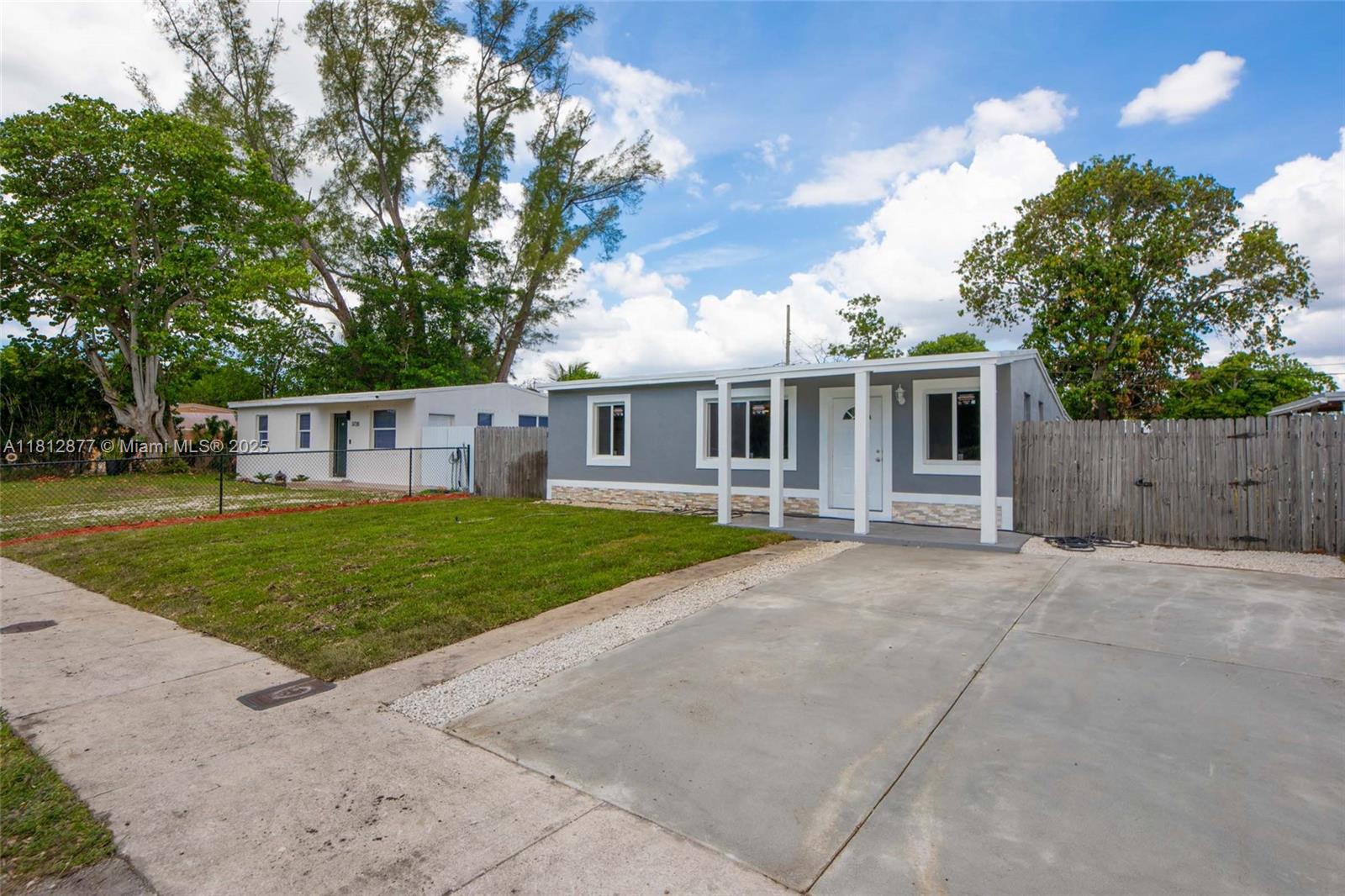 3710 SW 45th Ave