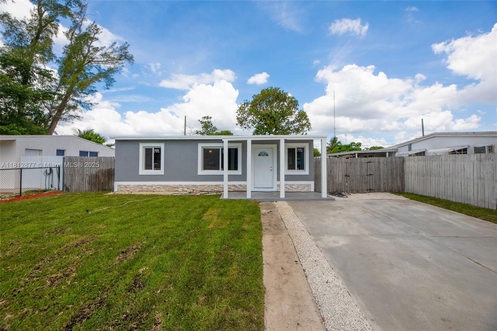 3710 SW 45th Ave