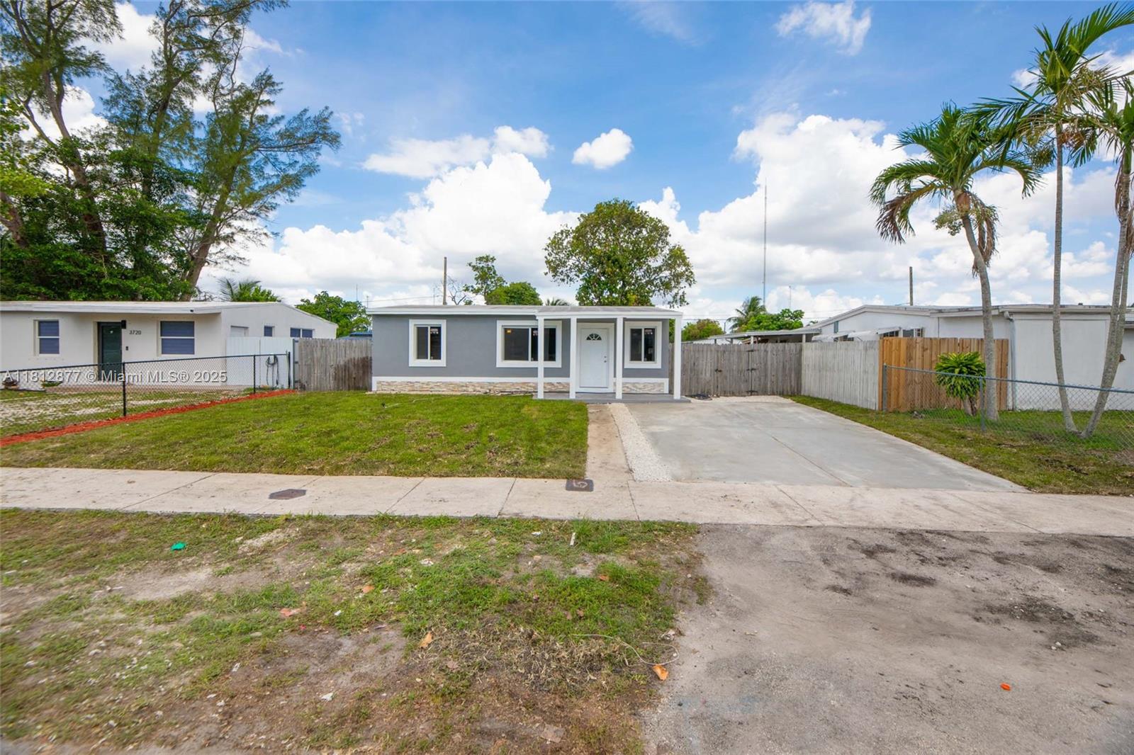 3710 SW 45th Ave