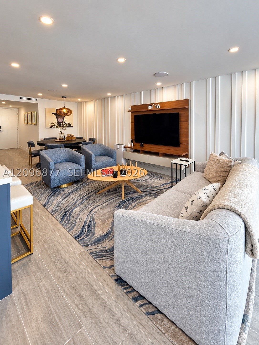 2655 Collins Ave 503
