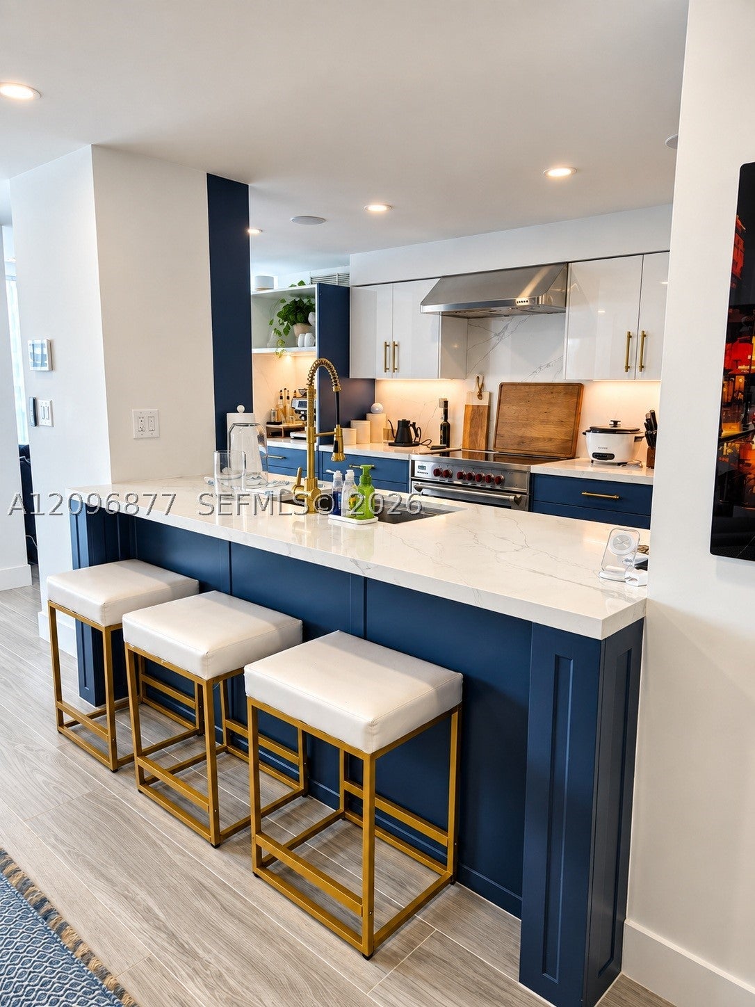 2655 Collins Ave 503