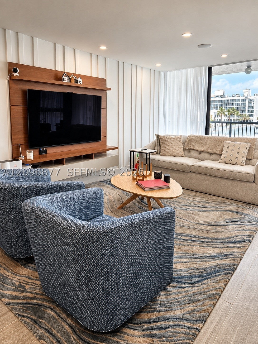 2655 Collins Ave 503