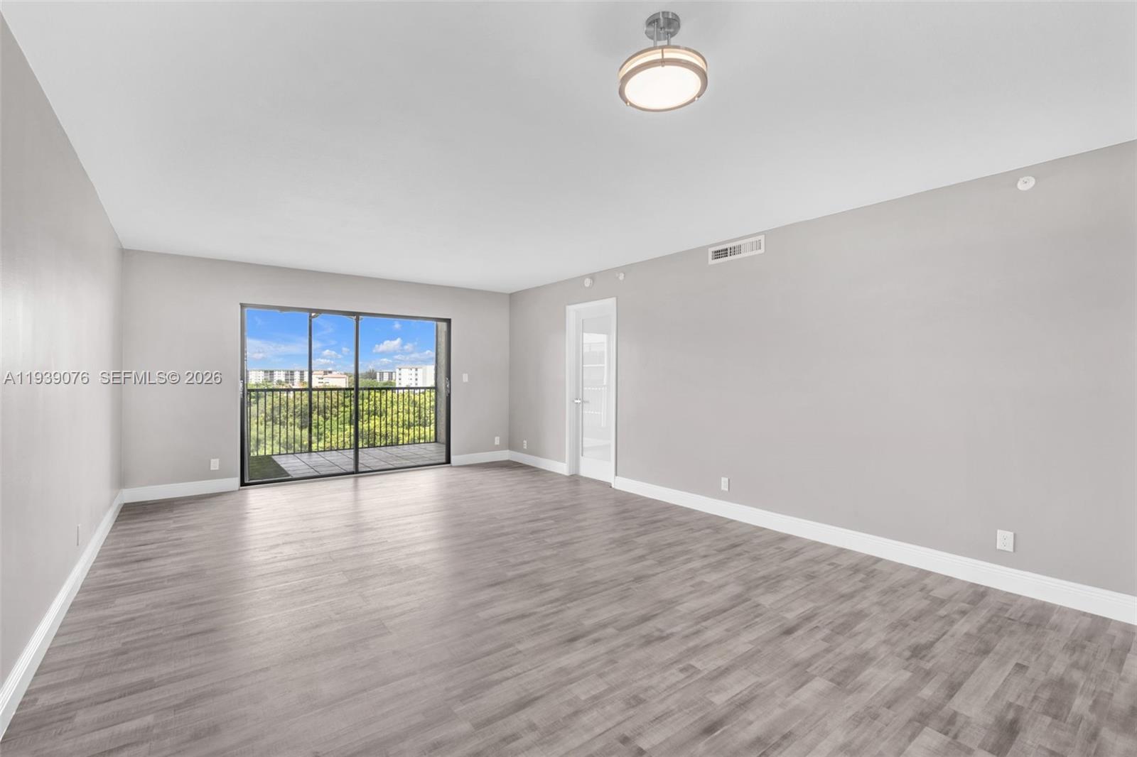 CYPRESS BEND CONDOMINIUM - Residential