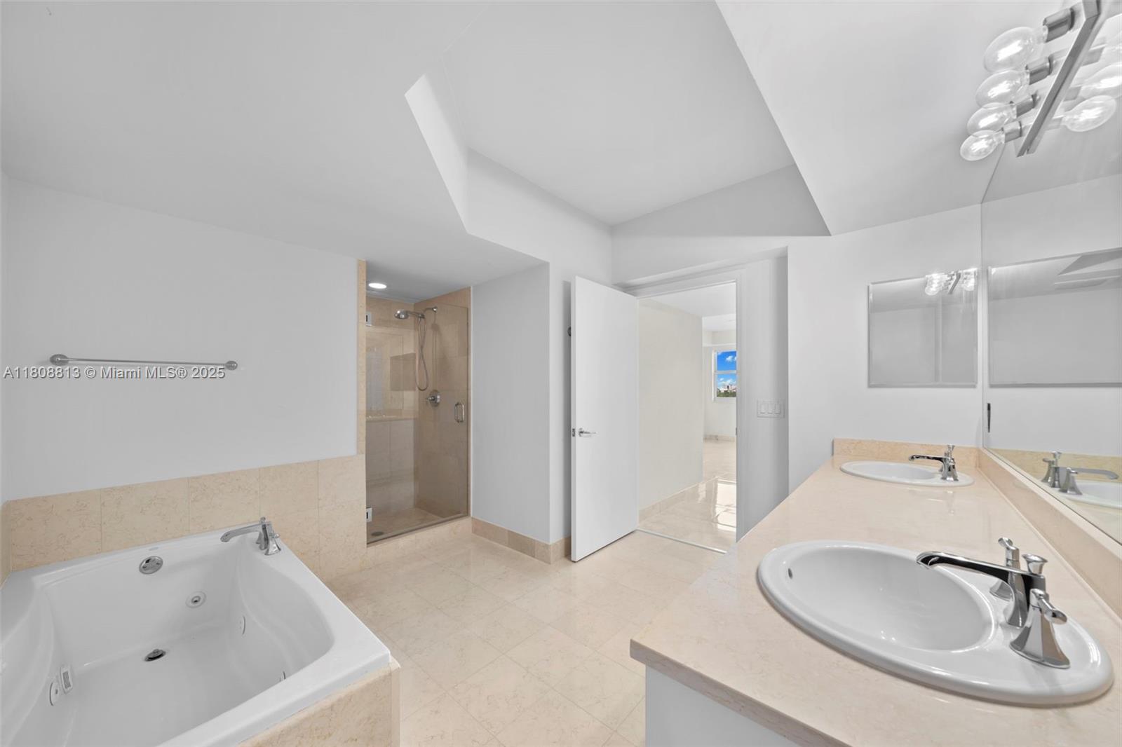 TURNBERRY VILLAGE SO TOWE - Residential