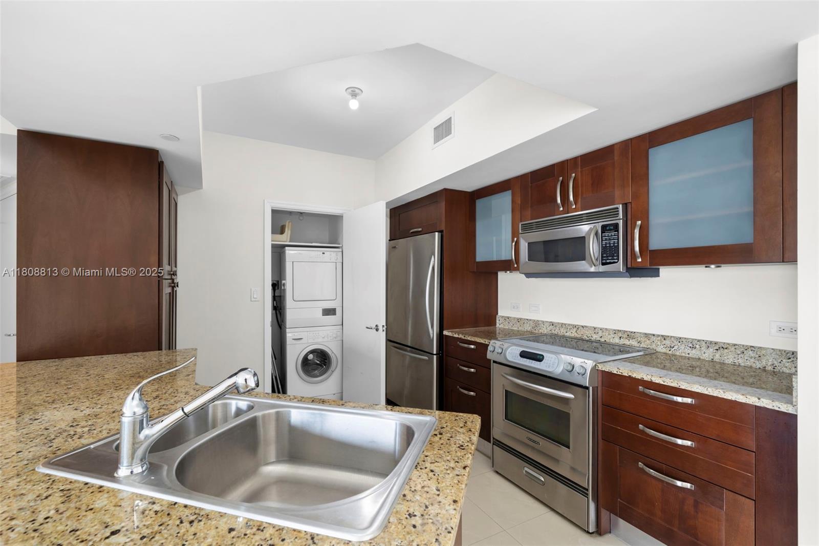 TURNBERRY VILLAGE SO TOWE - Residential