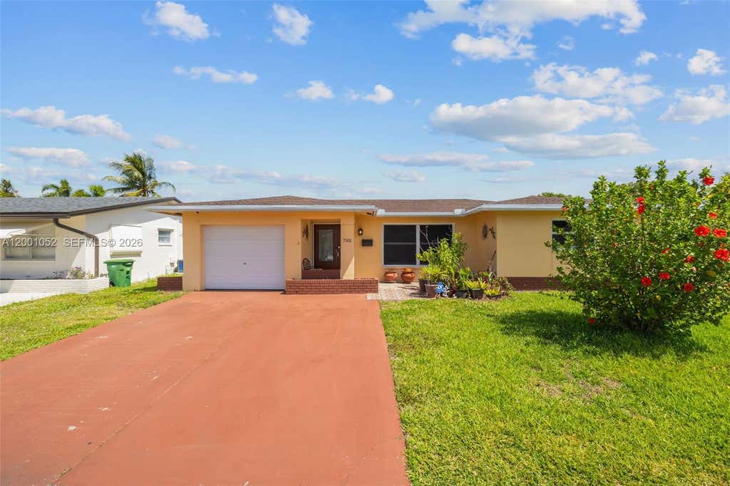 Photo of 7301 NW 57th Pl, Tamarac, FL 33321 (MLS # A12001052)