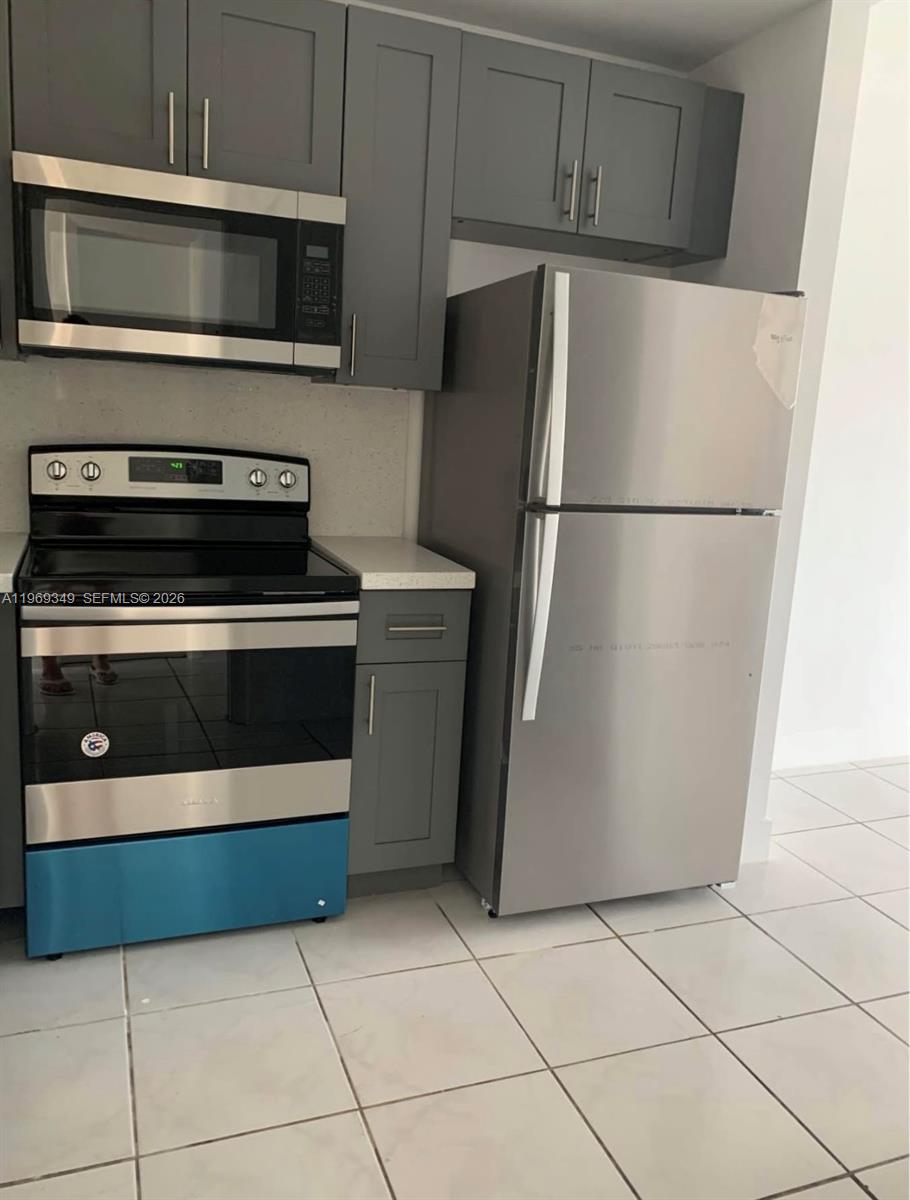 DADELAND PARK CONDO - Residential