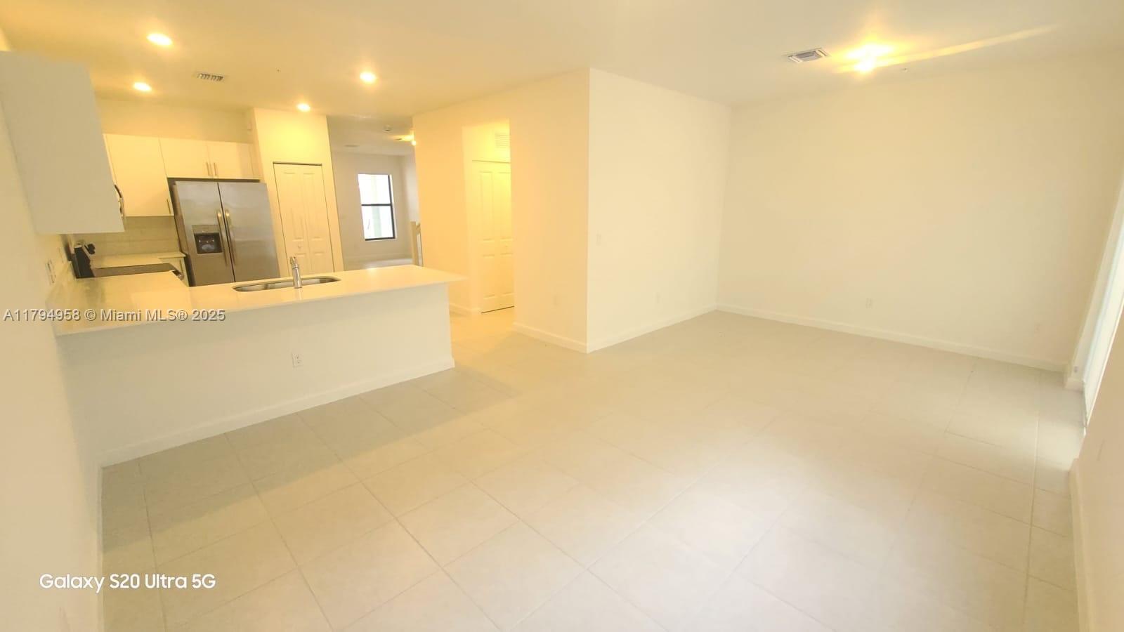 SUNSET PINES - Residential Lease