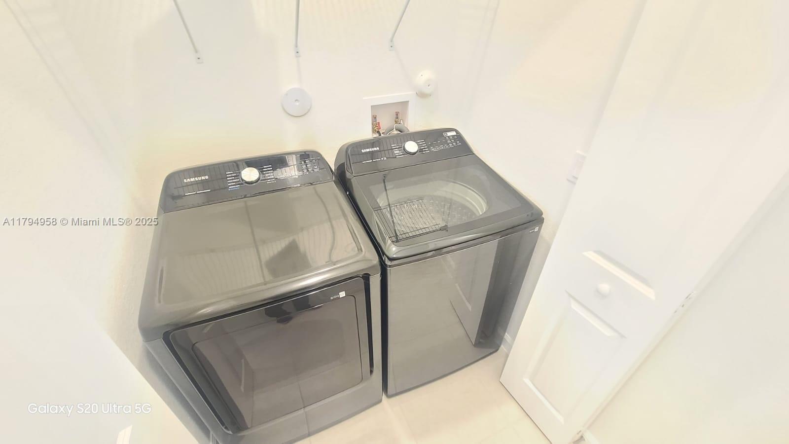 SUNSET PINES - Residential Lease