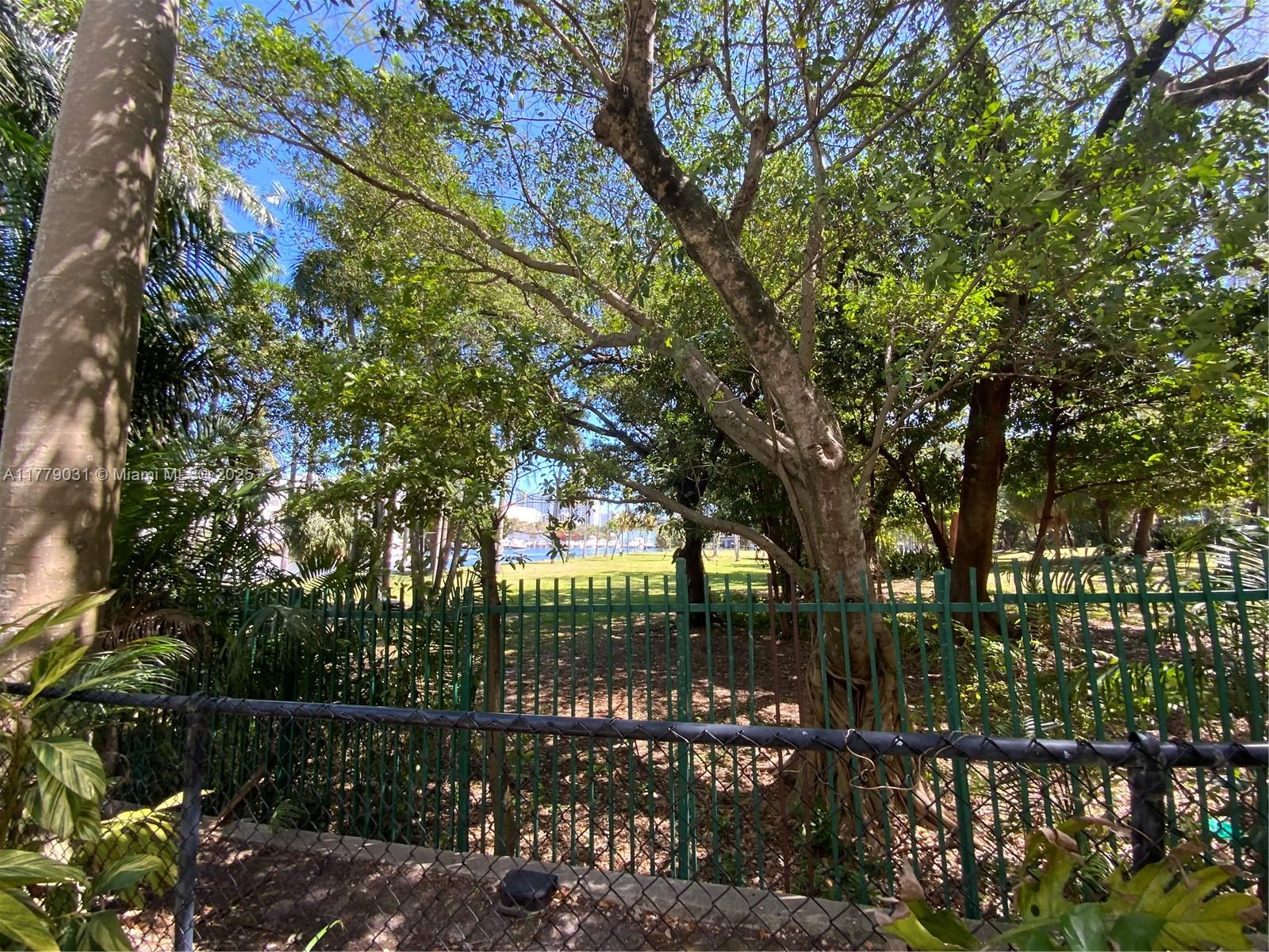 TERRAZAS RIVERPARK VILLAG - Residential