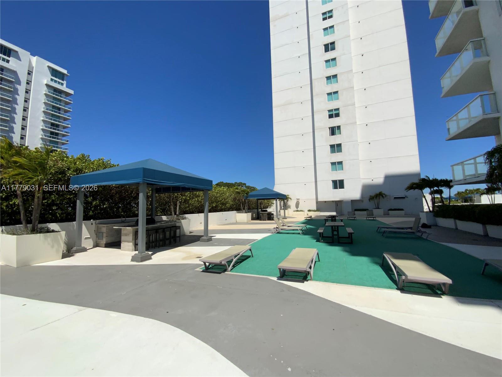 TERRAZAS RIVERPARK VILLAG - Residential