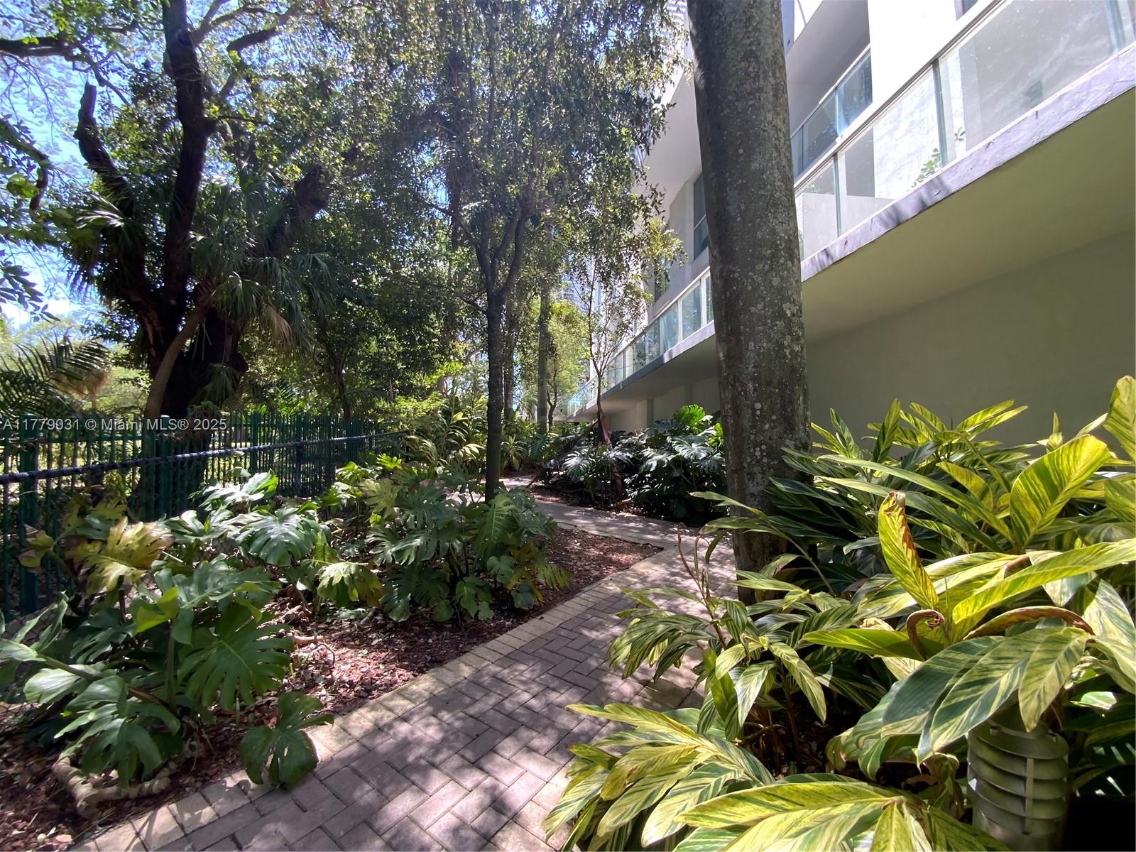 TERRAZAS RIVERPARK VILLAG - Residential