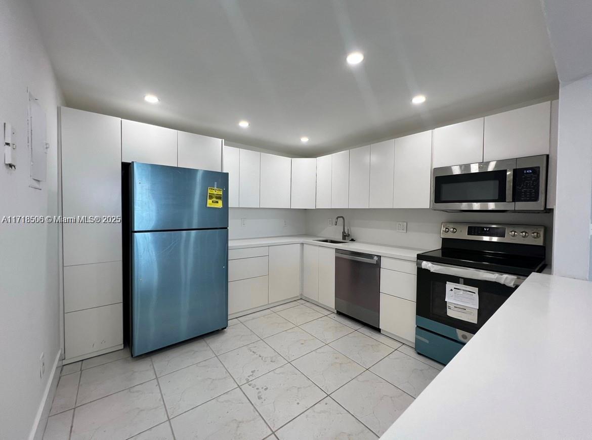 Rental Property at 13499 Biscayne Blvd 1405, North Miami, Miami-Dade County, Florida - Bedrooms: 2 
Bathrooms: 2  - $2,400 MO.