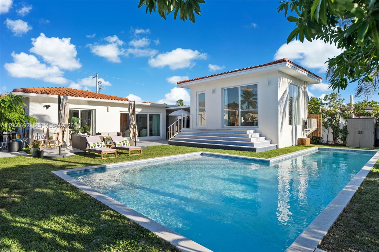 BISCAYNE POINT - Residential