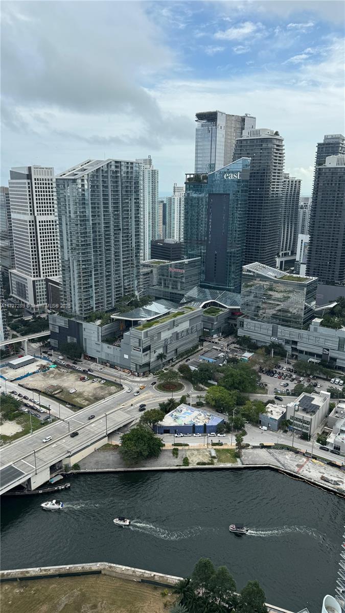 90 SW 3rd St PH-17