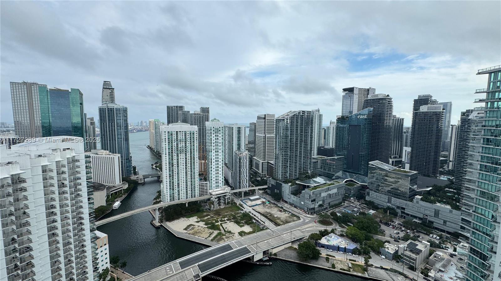 90 SW 3rd St PH-17