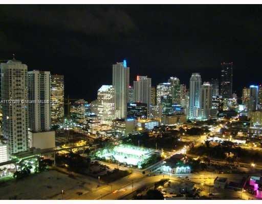 90 SW 3rd St PH-17