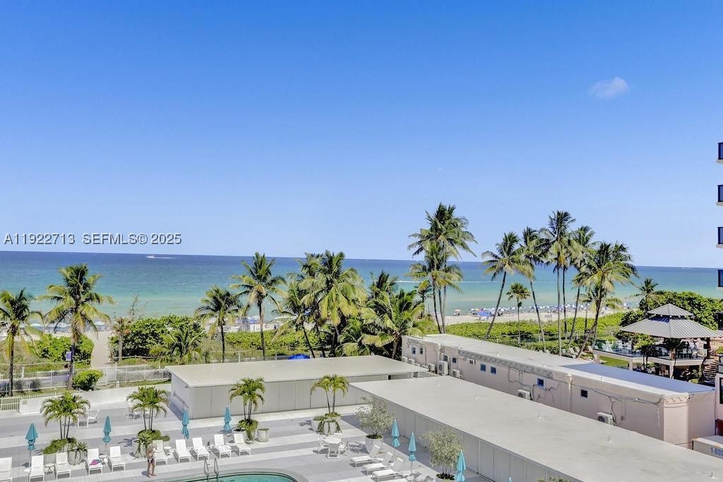 5255 Collins Ave 5D