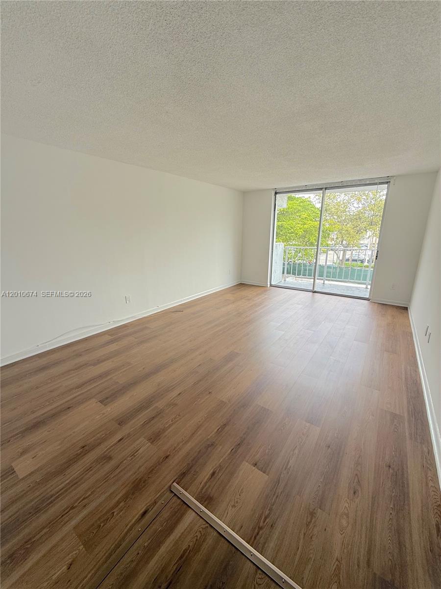 MONTECARLO CONDO - Residential
